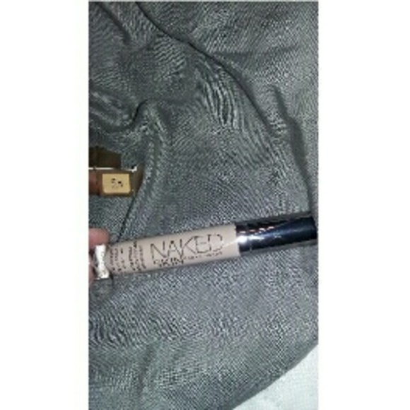 Urban Decay Naked Skin Concealer. - Picture 2 of 2