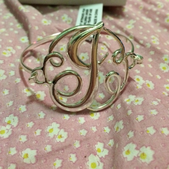 J bracelet
