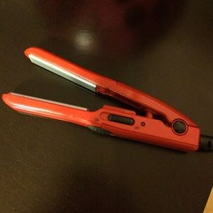 Mini Conair straightener