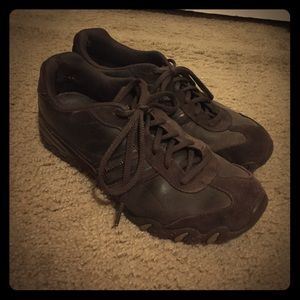 Brown Sketchers fashion tennis shoes