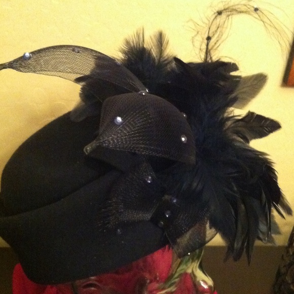 ?HP? Vintage Navy Blue Wool Feather Hat