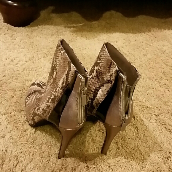 Short booties - Picture 3 of 4