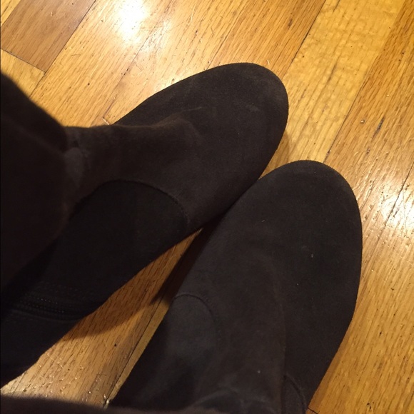 Dark charcoal/chocolate suede boot. - Picture 3 of 4