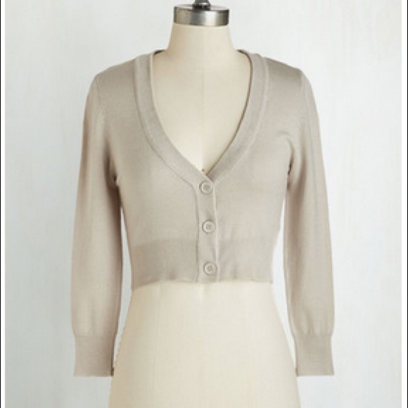 Dream of the Crop Cardigan in Pebble