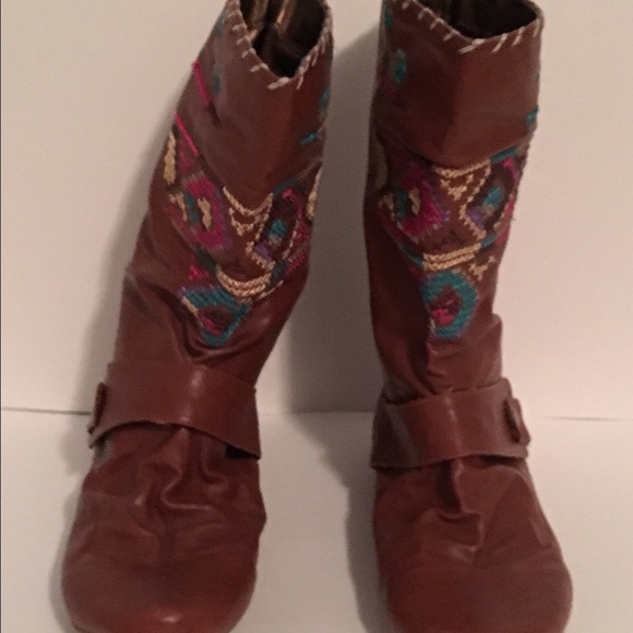 BARLEY WORN • Brown Tribal Boots - Size 7