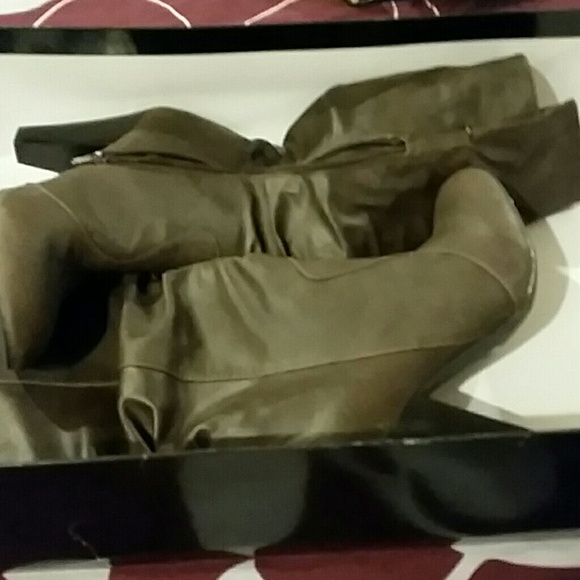 High heels boots