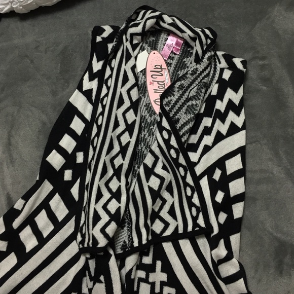 New black and white - Picture 1 of 2