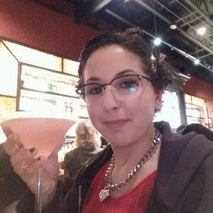 Meet your Posher, Leslie