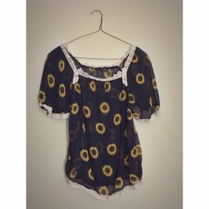 SALE 🌻 Sunflower Blouse with Lace Detailing 🌻