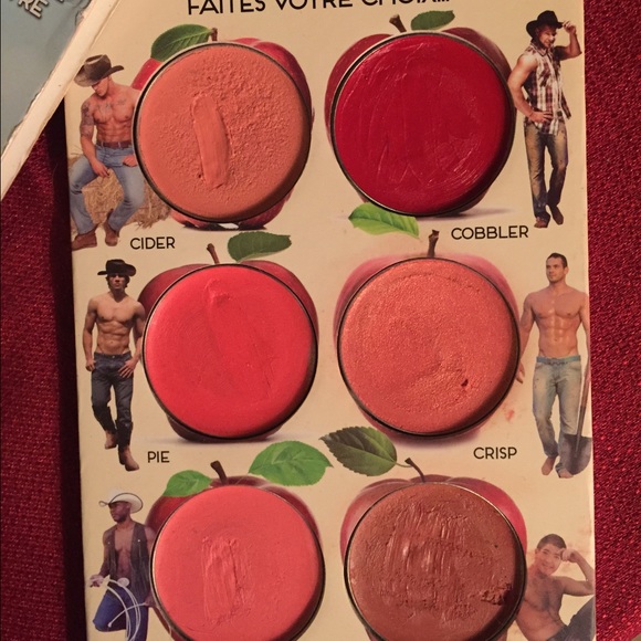 The Balm- How Bout Them Apples Blush Palette - Picture 3 of 4