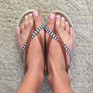 Super cute, Dr. Scholl's, casual/dressy sandals.