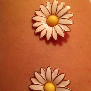 🌼LARGE Daisy Earrings🌼