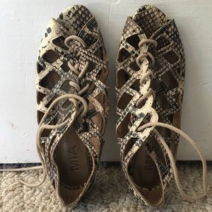 Super cute, snake print, MIA sandals!