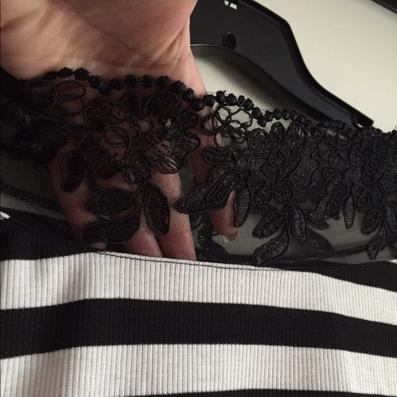 Black & white stripes top w/ crochet shoulders - Picture 3 of 3