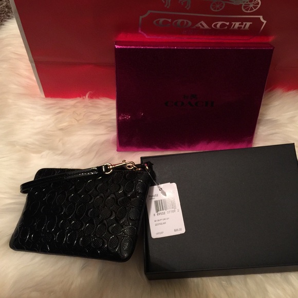 Coach Signature Corner Zip Wristlet Debossed - Picture 3 of 4