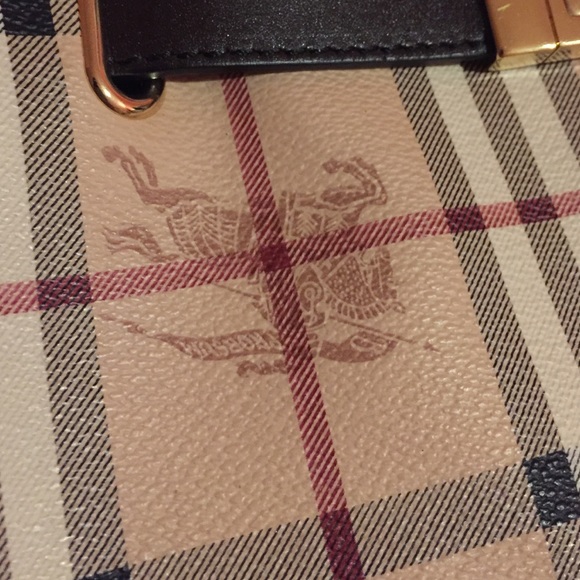 Authentic Burberry bag - Picture 4 of 4