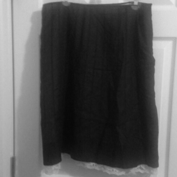 ANN TAYLOR Black A-Line Pintuck Skirt