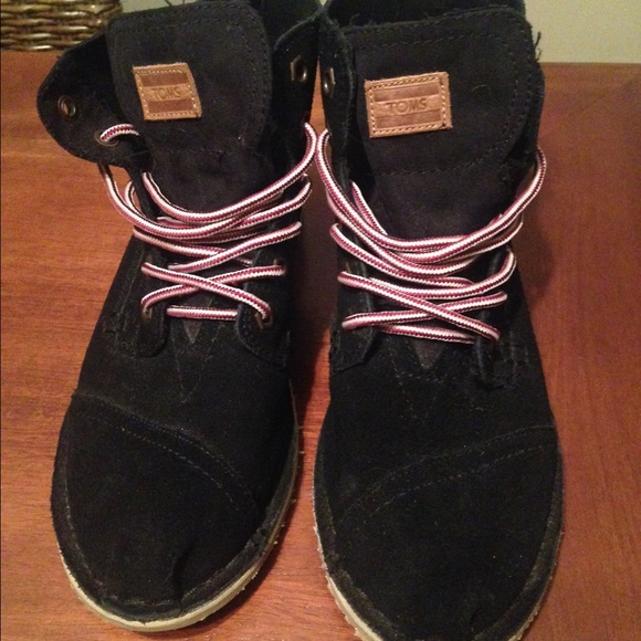TOMS Shoes - TOMS black suede TOMBOY boots