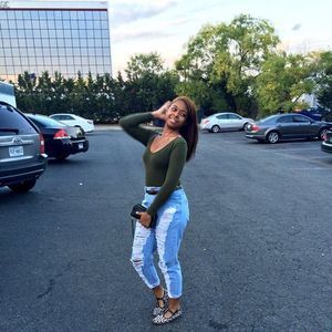 Meet your Posher, Taishay