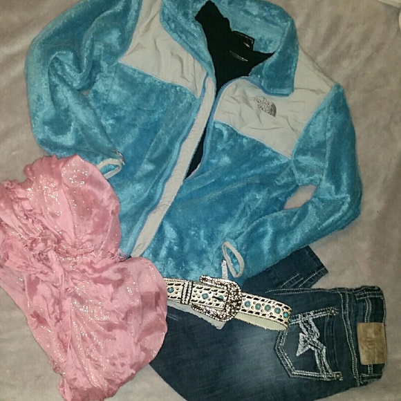 Aqua blue north face jacket, great condition.