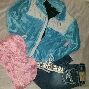 Aqua blue north face jacket, great condition.