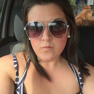 Meet your Posher, Alisha