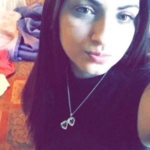 Meet your Posher, Ana