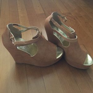 Lightly used Nicole Miller brown wedged sandals