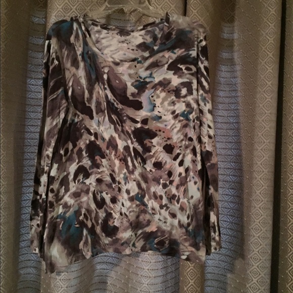 Daisy Fuentes knit long sleeve shirt