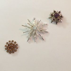 Bundle of Brooches Pins