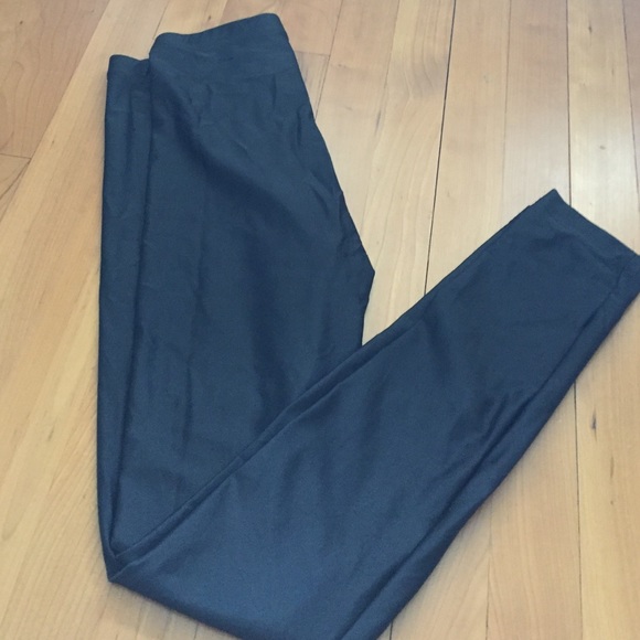 American apparel black shiny leggings size medium