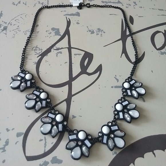 Frosted white crystal black chain necklace