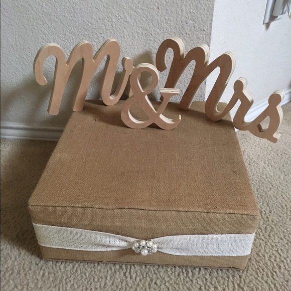Burlap cake stand and wooden Mr & Mrs sign