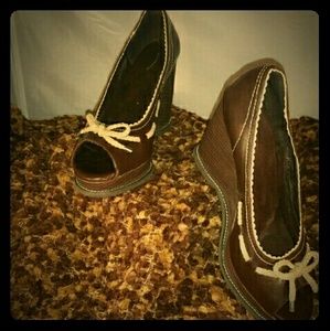 Woman's  Brown Ellemenno (Tessy) Wedge Peeptoe