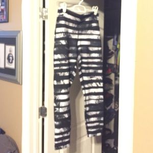 Lululemon Wunder Under Size 8