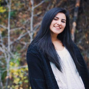 Meet your Posher, Camila