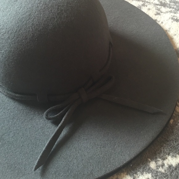 Gray Floppy Hat - Picture 2 of 4