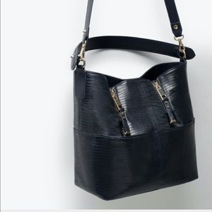 Navy Zara bucket bag use once