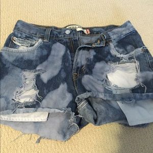 Tie-dyed Levis shorts