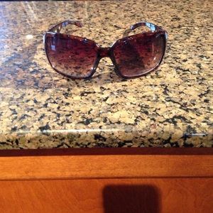 AMAZING DEAL👓Kenneth Cole sunglasses