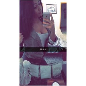 Meet your Posher, Flora