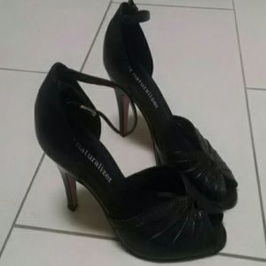 Naturalizer strappy heels black