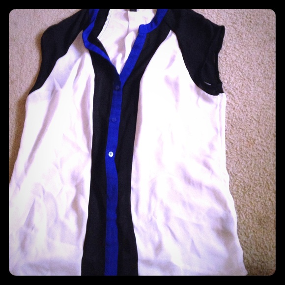 Sleeveless sheer blouse b/w/royal blue
