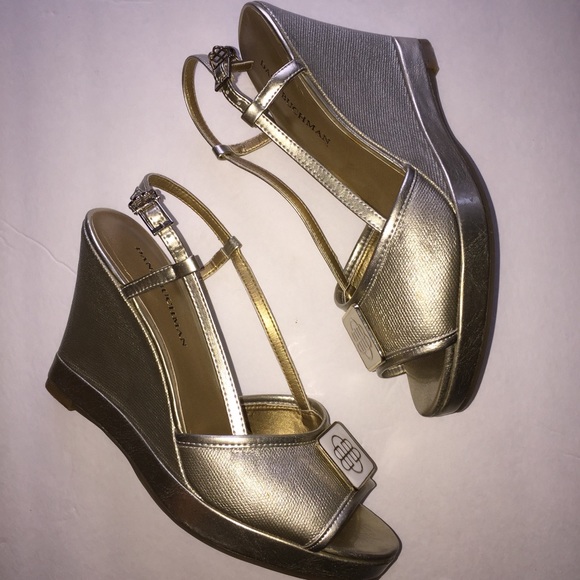 ⚡️FLASH SALE ⚡️Dana Buchman Amalfi Gold Sandals