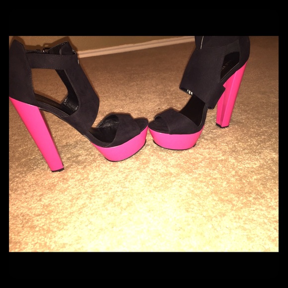 Call it SPRING size 9 sexy heel