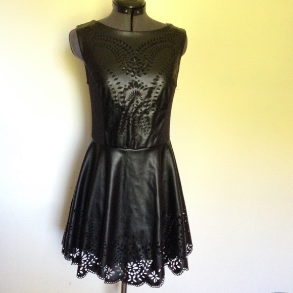 Cefian Black Dress
