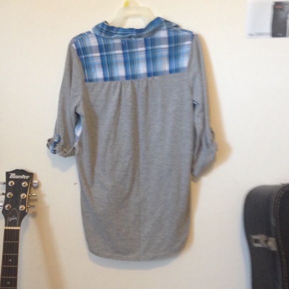 Plaid shirt/flannel - Picture 2 of 2