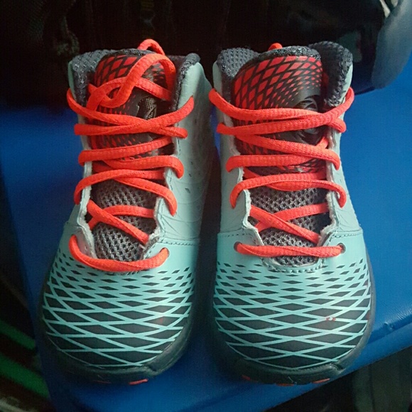 D rose Adidas Toddler size 5c
