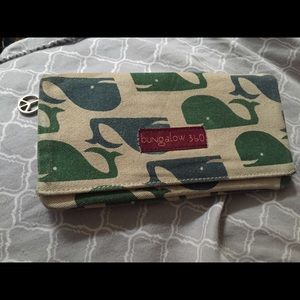 Bungalow 360 whale wallet