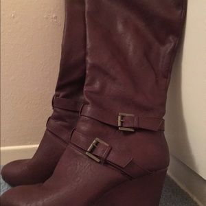 zise 10 like new .good condition